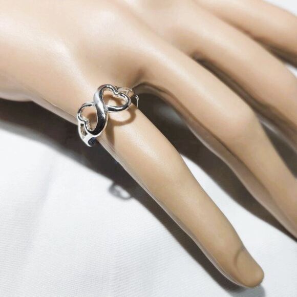 Infinity Hearts Ring in Sterling Silver Ring Size 5 - Picture 7 of 8